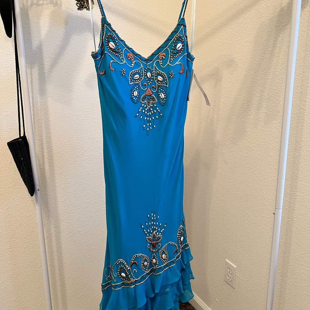 Beautiful Sue Wong Cocktail Dress Bra strap effect Beaded front & Back Botus